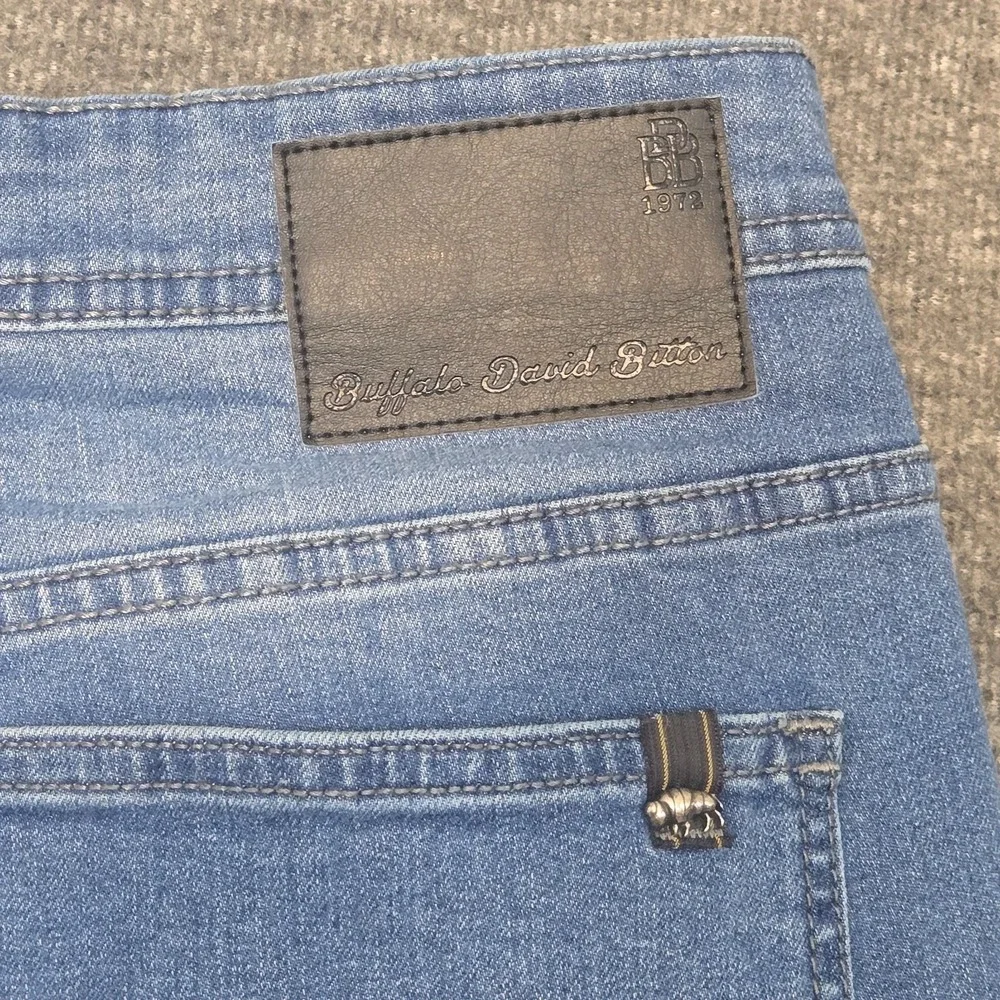 Buffalo David Bitton Max-X Jeans Mens 33x30 (W32) Skinny StretchLight Wash Denim